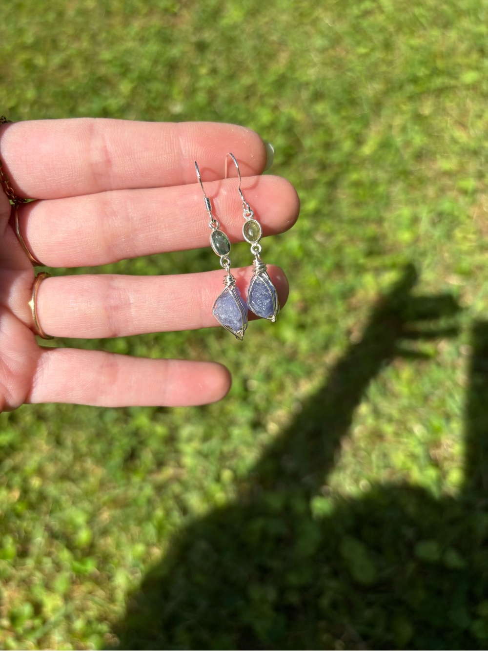 Green tourmaline and tanzanite earrings - Picture 2 of 3